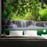 Carta da parati Cascata in una foresta