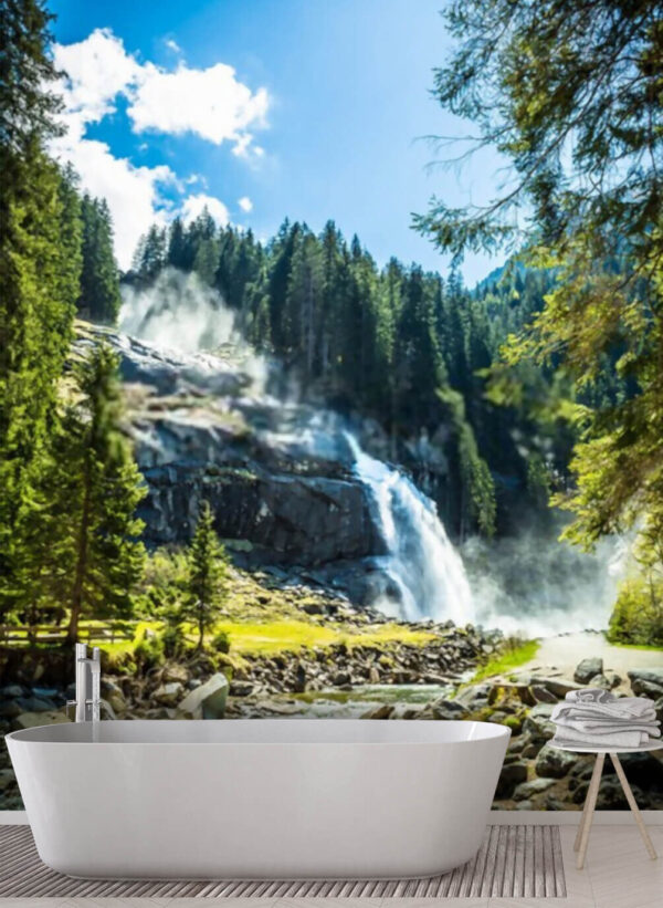 Cascata di montagna in mezzo a una foresta verdeggiante Carta da parati Cascata di montagna in mezzo a una foresta verdeggiante