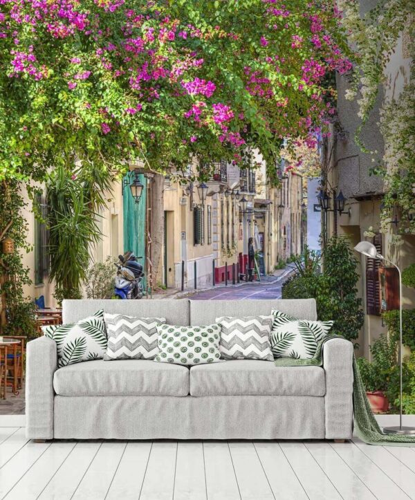Strada con tavoli, sedie e alberi Carta da parati Strada con tavoli, sedie e alberi