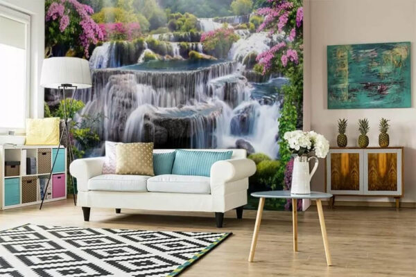 Incantevole cascata in mezzo a vivaci fioriture Carta da parati Incantevole cascata in mezzo a vivaci fioriture