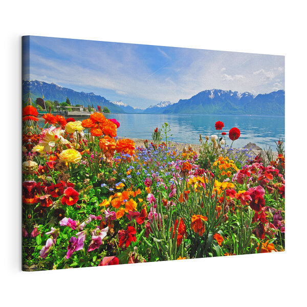 Stampa su tela Aiuola con fiori e un lago sullo sfondo