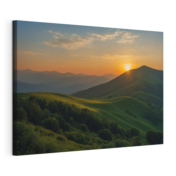 Stampa su tela Tramonto su una collina verde